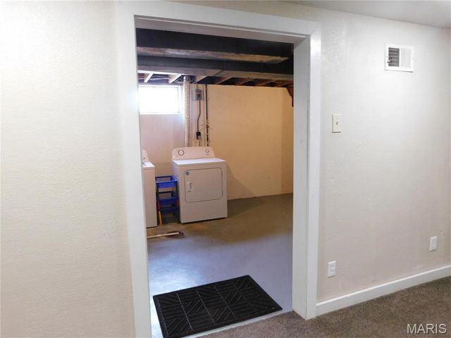 220 Arras Drive, Oakville, MO 63129