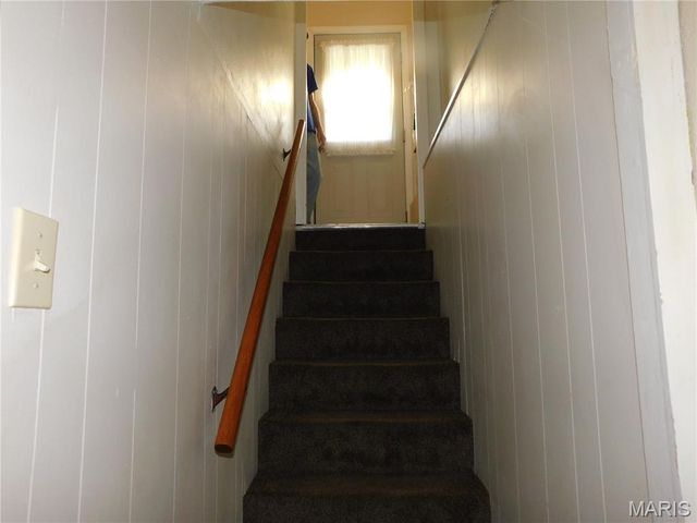 220 Arras Drive, Oakville, MO 63129