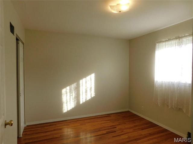 220 Arras Drive, Oakville, MO 63129