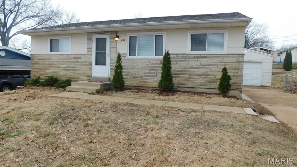 220 Arras Drive, Oakville, MO 63129