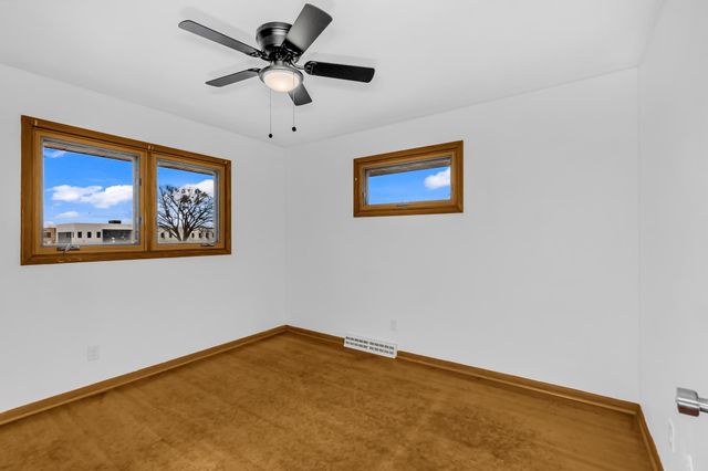 1479 Winthrop Street N, Saint Paul, MN 55119