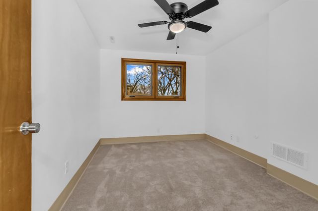 1479 Winthrop Street N, Saint Paul, MN 55119