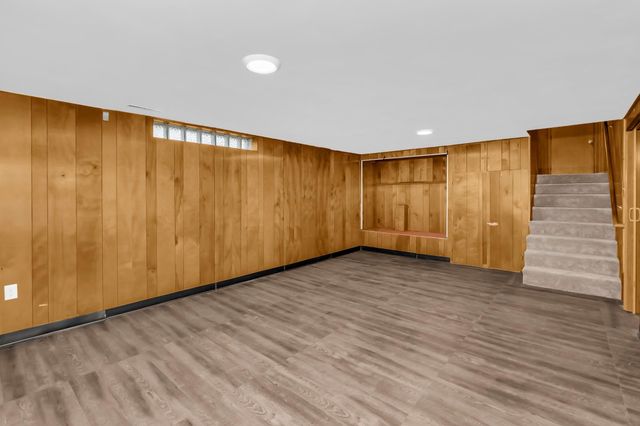 1479 Winthrop Street N, Saint Paul, MN 55119