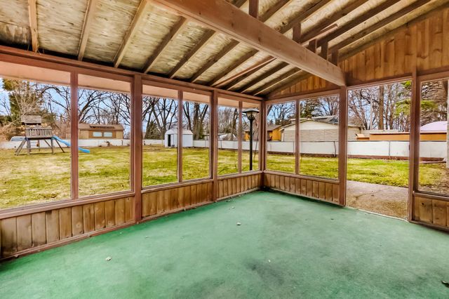 1479 Winthrop Street N, Saint Paul, MN 55119