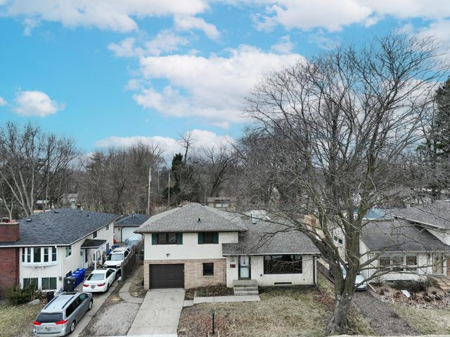 1479 Winthrop Street N, Saint Paul, MN 55119