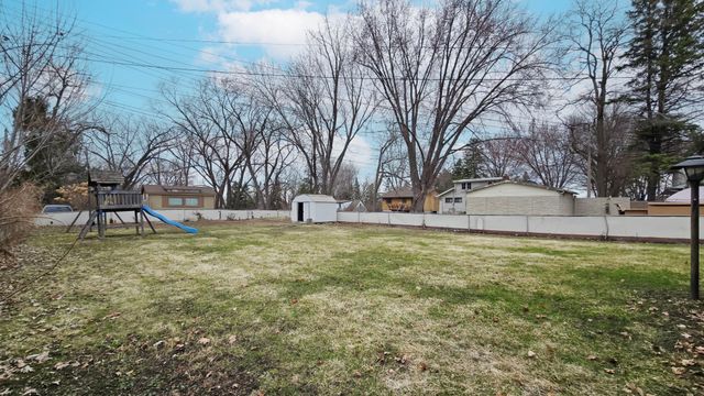 1479 Winthrop Street N, Saint Paul, MN 55119