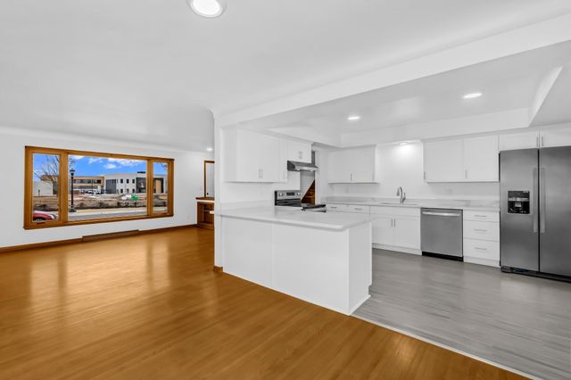 1479 Winthrop Street N, Saint Paul, MN 55119