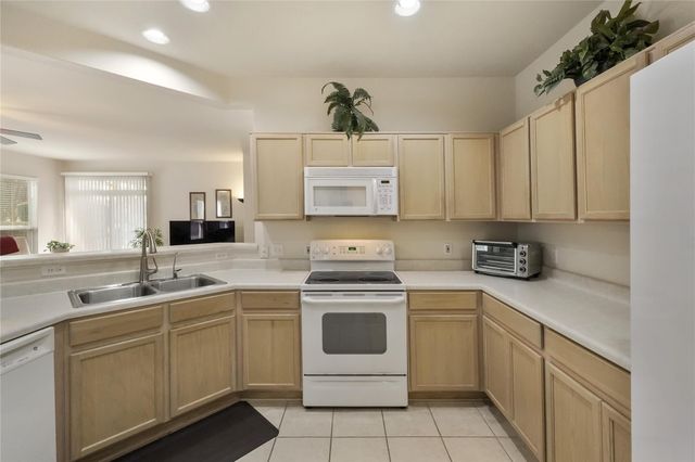 113 Hampton CIR, Georgetown, TX 78633