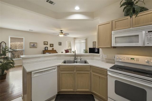 113 Hampton CIR, Georgetown, TX 78633