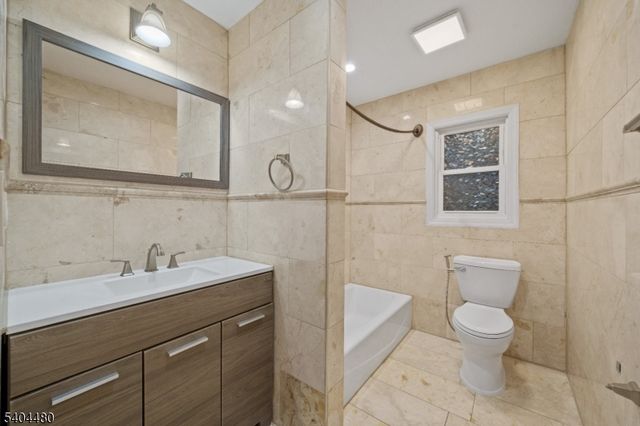 81 Fairmount Ave, Hackensack City, NJ 07601