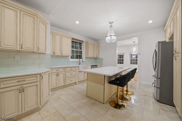 81 Fairmount Ave, Hackensack City, NJ 07601