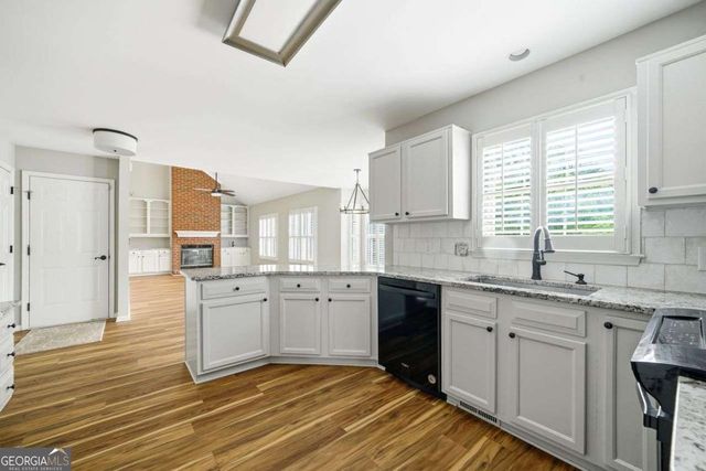 120 N Hillbrooke Trail, Alpharetta, GA 30005