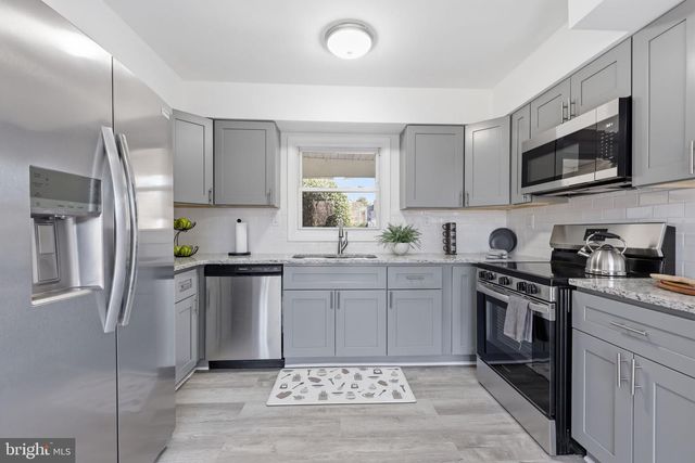 30 TIPTON LN, Willingboro, NJ 08046