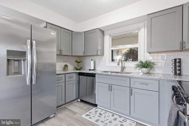 30 TIPTON LN, Willingboro, NJ 08046