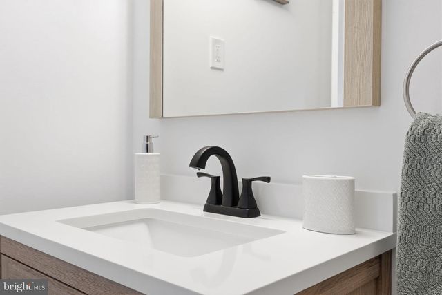 30 TIPTON LN, Willingboro, NJ 08046