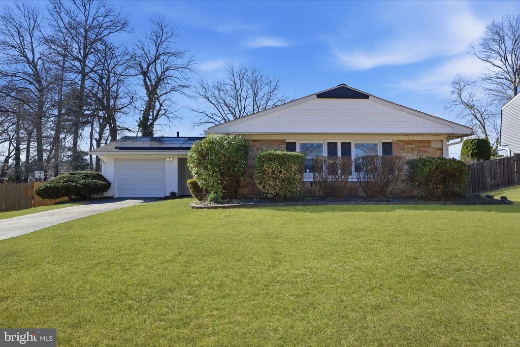 30 TIPTON LN, Willingboro, NJ 08046