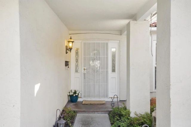 843 Santa Regina, Solana Beach, CA 92075