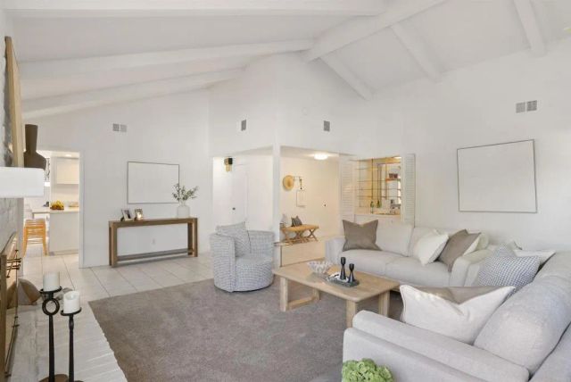 843 Santa Regina, Solana Beach, CA 92075