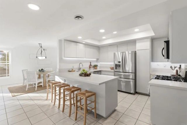 843 Santa Regina, Solana Beach, CA 92075