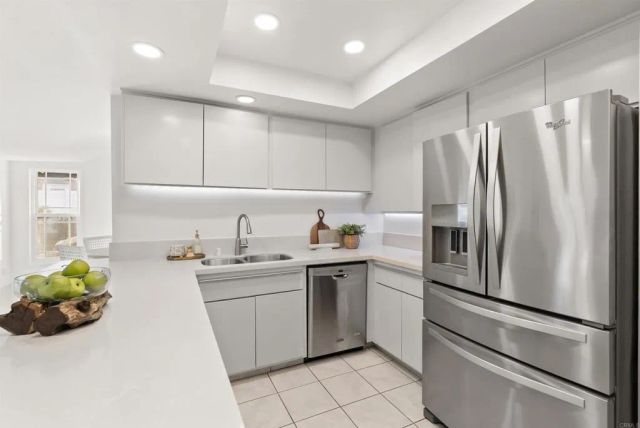 843 Santa Regina, Solana Beach, CA 92075