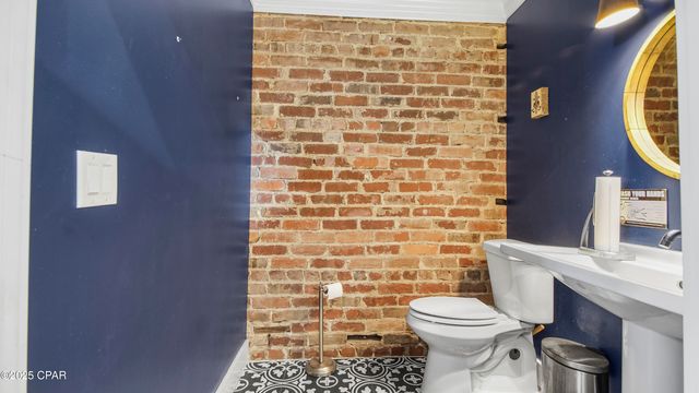 571 Harrison Avenue, Panama City, FL 32401