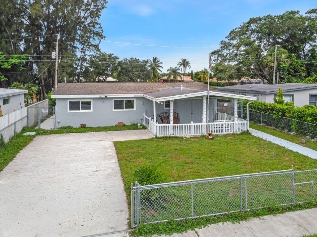 735 Hibiscus Drive, Royal Palm Beach, FL 33411