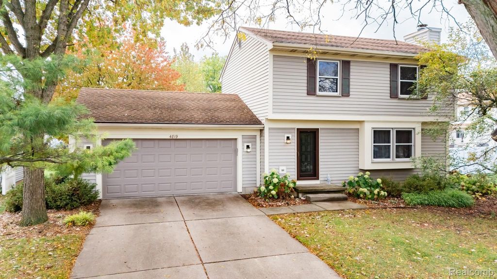 4819 Moultrie Circle, Delta Charter Township, MI 48917