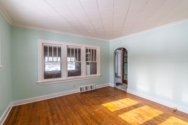 2828 7th Street, Muskegon Heights City, MI 49444