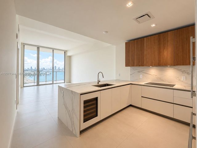 1400 Biscayne Boulevard 2504, Miami, FL 33131
