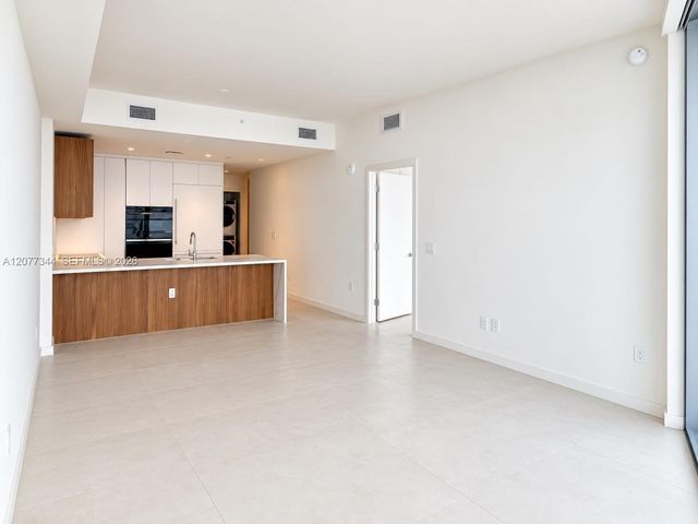 1400 Biscayne Boulevard 2504, Miami, FL 33131