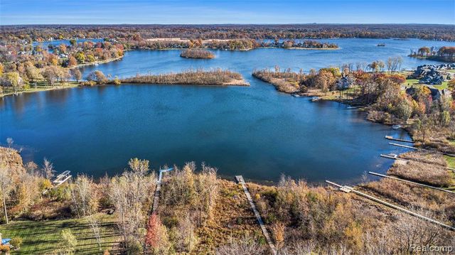 14270 Wright Drive, Linden, MI 48451