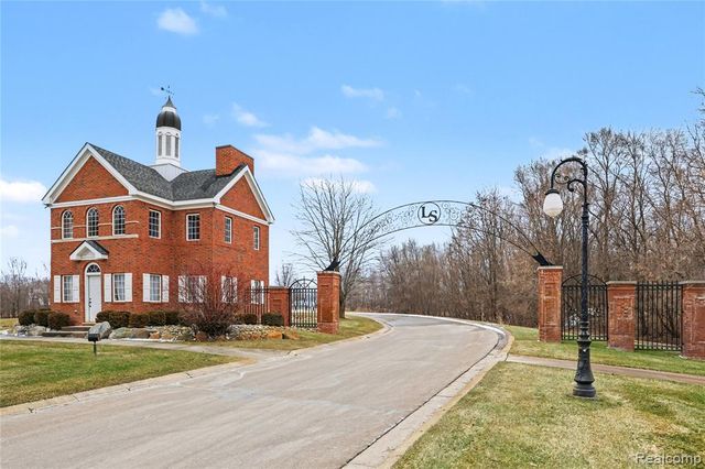 14270 Wright Drive, Linden, MI 48451