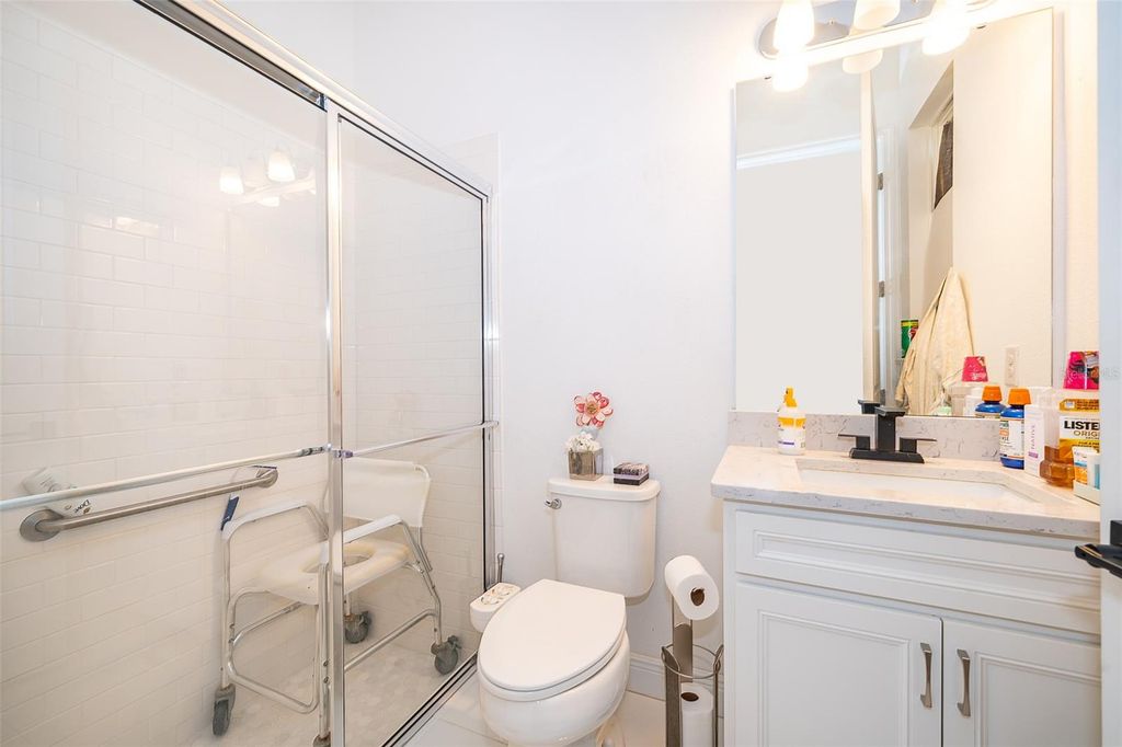 Image 23 of property listing at 15506 HONEY MANDARIN WAY, Winter Garden, FL 34787