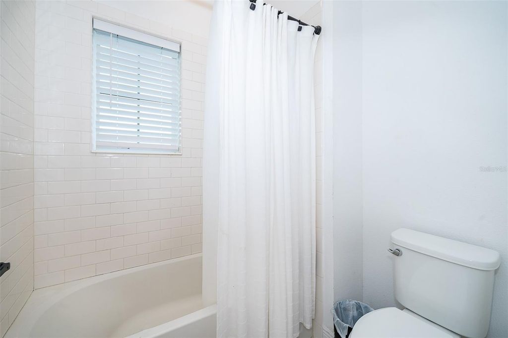 Image 29 of property listing at 15506 HONEY MANDARIN WAY, Winter Garden, FL 34787