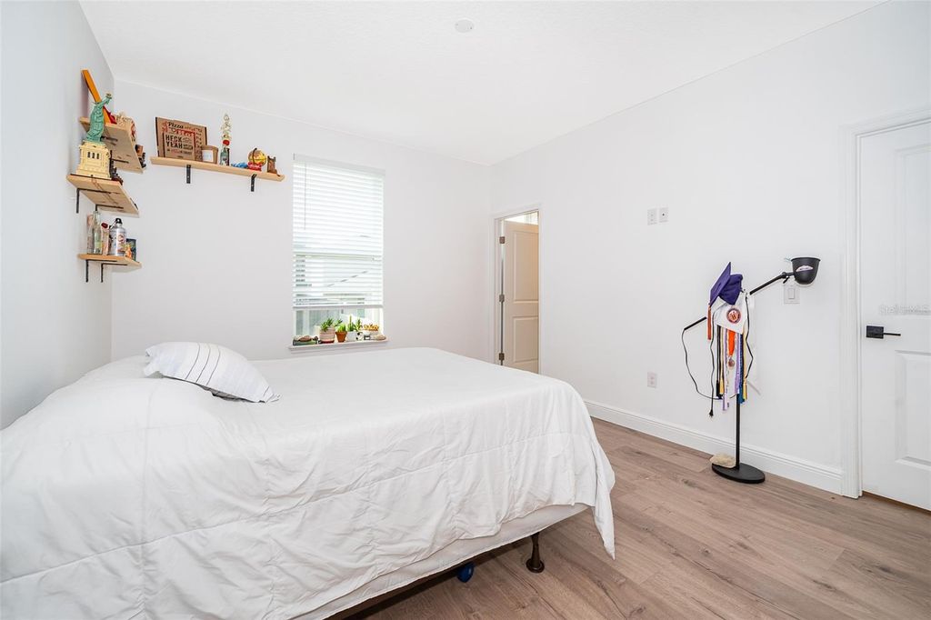 Image 36 of property listing at 15506 HONEY MANDARIN WAY, Winter Garden, FL 34787