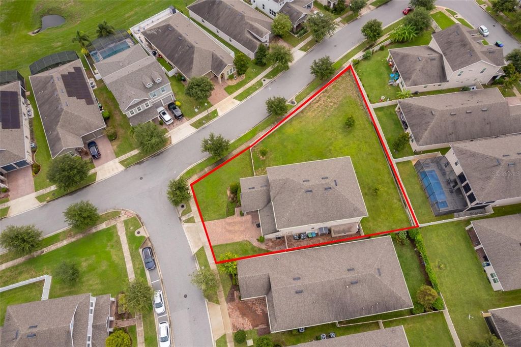 Image 5 of property listing at 15506 HONEY MANDARIN WAY, Winter Garden, FL 34787