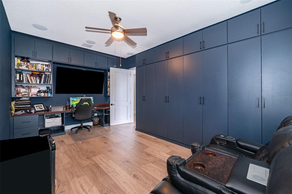 Image 10 of property listing at 15506 HONEY MANDARIN WAY, Winter Garden, FL 34787