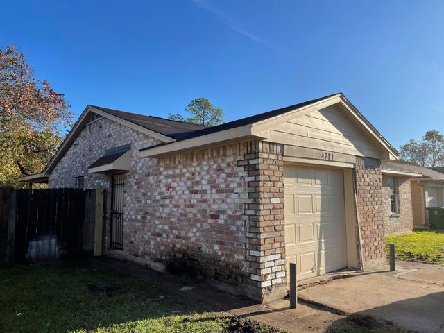 4751 E Ridge Creek Drive, Houston, TX 77053