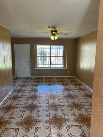 4751 E Ridge Creek Drive, Houston, TX 77053