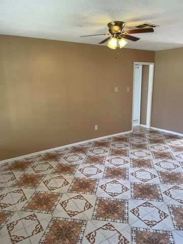 4751 E Ridge Creek Drive, Houston, TX 77053