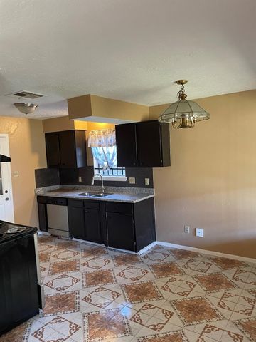 4751 E Ridge Creek Drive, Houston, TX 77053