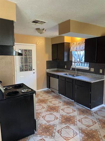 4751 E Ridge Creek Drive, Houston, TX 77053