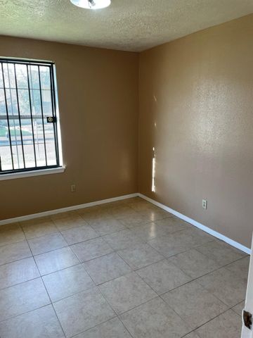 4751 E Ridge Creek Drive, Houston, TX 77053