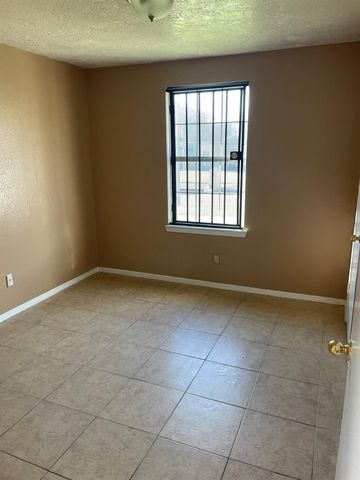 4751 E Ridge Creek Drive, Houston, TX 77053