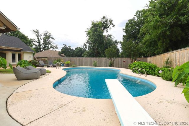 5230 Irvington Place, Tulsa, OK 74135