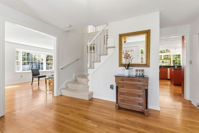 14 Lancelot Ln, Mansfield, MA 02048