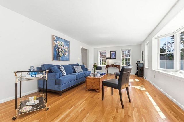 14 Lancelot Ln, Mansfield, MA 02048