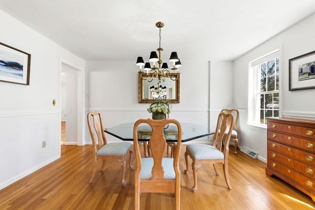 14 Lancelot Ln, Mansfield, MA 02048