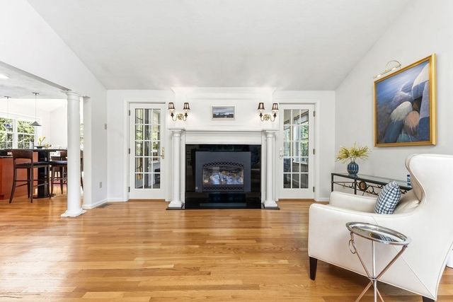 14 Lancelot Ln, Mansfield, MA 02048