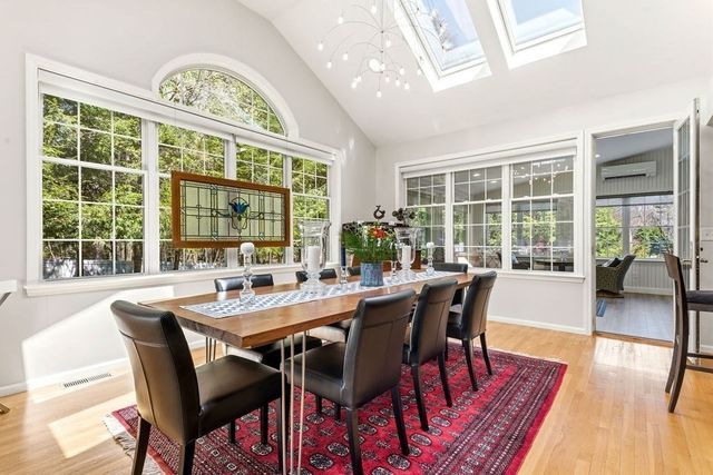 14 Lancelot Ln, Mansfield, MA 02048